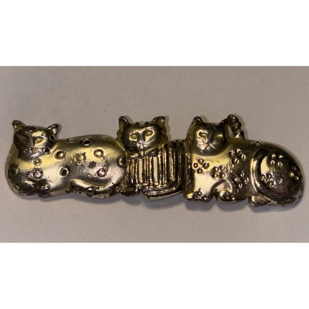 Vintage Three Cats Bar Pin Brooch Designer Signed AJC Gold Tone B139